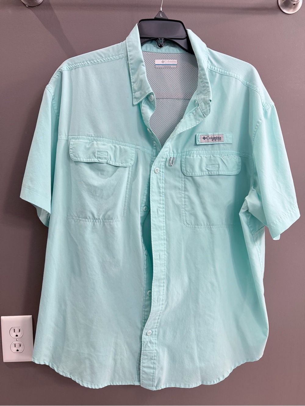 Columbia Short Sleeve Button-Down Shirt in Mint Green